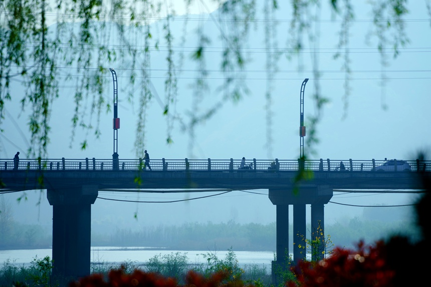 山水汝陽(yáng)，生態(tài)宜居。康向東攝
