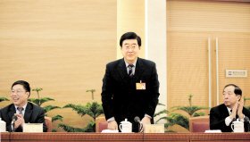 復(fù)出李長江低調(diào)參會婉拒采訪 稱未準備好提案