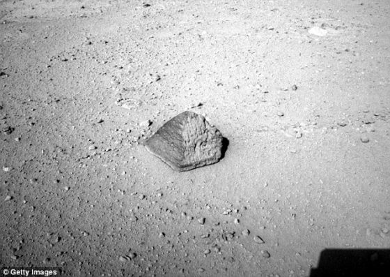 火星隕石主要分為三種——輝玻巖、輝橄巖和純橄巖，幾乎涵蓋所有火星隕石，但“黑美人”不屬于這三種類型中的任何一種