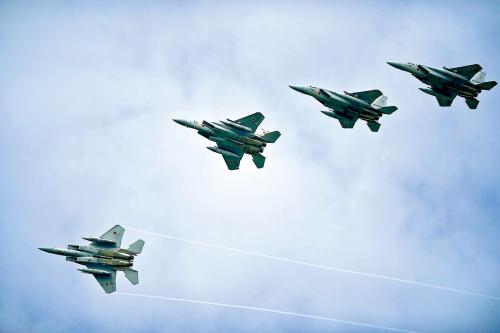 日航空自衛(wèi)隊(duì)F-15戰(zhàn)機(jī)已多次攔截中國飛機(jī)。圖為去年6月，日方F-15在美國參加作戰(zhàn)演習(xí)。