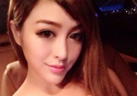 復旦?；ㄐ愿兴椒空樟鞒?網(wǎng)友感嘆女神不再清純