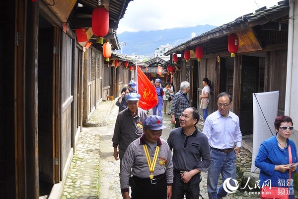 長(zhǎng)汀縣鐘屋村紅軍街保存完好，成了紅色旅游的熱點(diǎn)。 吳隆重 攝