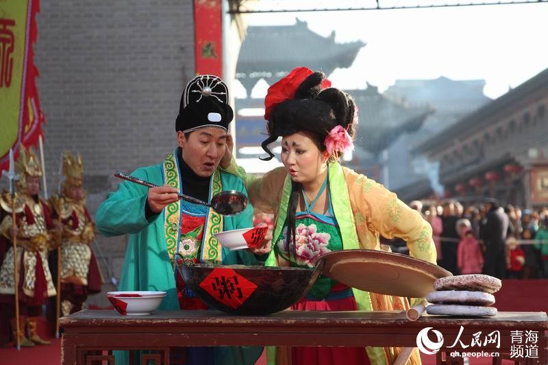 網(wǎng)絡(luò)媒體走轉(zhuǎn)改：古城萬(wàn)人慶臘八 粥香暖心迎新年【16】