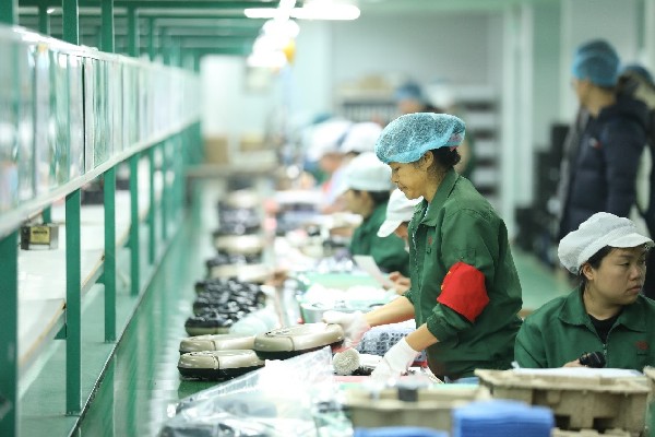 拼多多推出“新品牌計(jì)劃”，扶持1000家“拼工廠”品牌升級(jí)