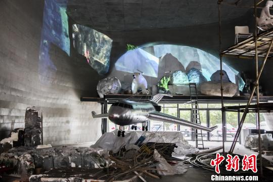胡項城個展“眼前的遠(yuǎn)方”在上海開幕