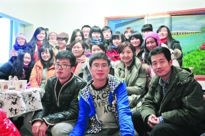 咖啡館股東合影。“米格”供圖