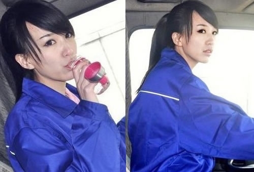 最美司機(jī)“藍(lán)領(lǐng)妹”：美女就是美女，簡(jiǎn)單的藍(lán)色工作服照樣時(shí)尚性感，相貌清純，扎著干練的馬尾，這就是最美司機(jī)“藍(lán)領(lǐng)妹”。 