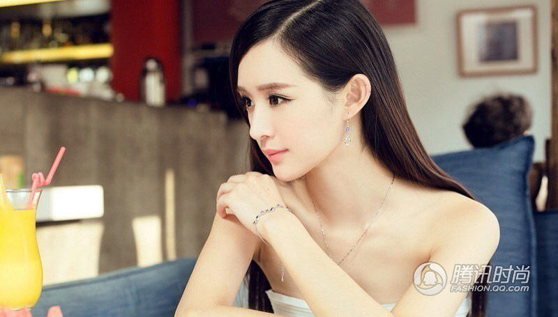 90后嫩模酷似翻版楊冪 堅(jiān)稱(chēng)從未整容