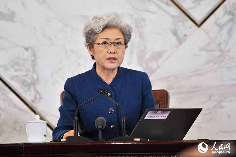 全國人大會議女發(fā)言人傅瑩。人民網(wǎng)記者 于凱 攝影