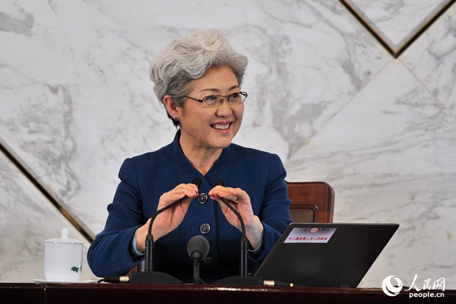 全國(guó)人大會(huì)議女發(fā)言人傅瑩。人民網(wǎng)記者 于凱 攝影