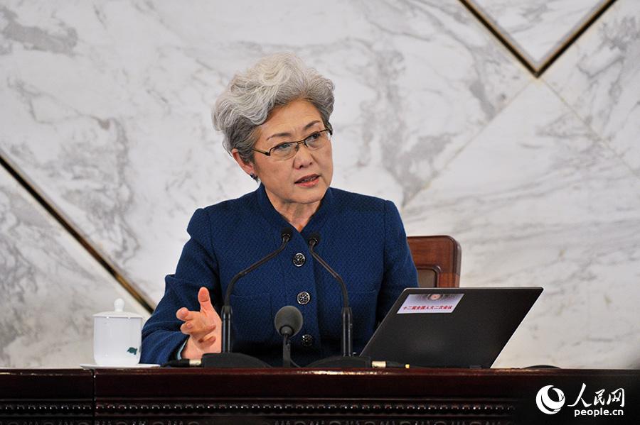 全國(guó)人大會(huì)議女發(fā)言人傅瑩。人民網(wǎng)記者 于凱 攝影