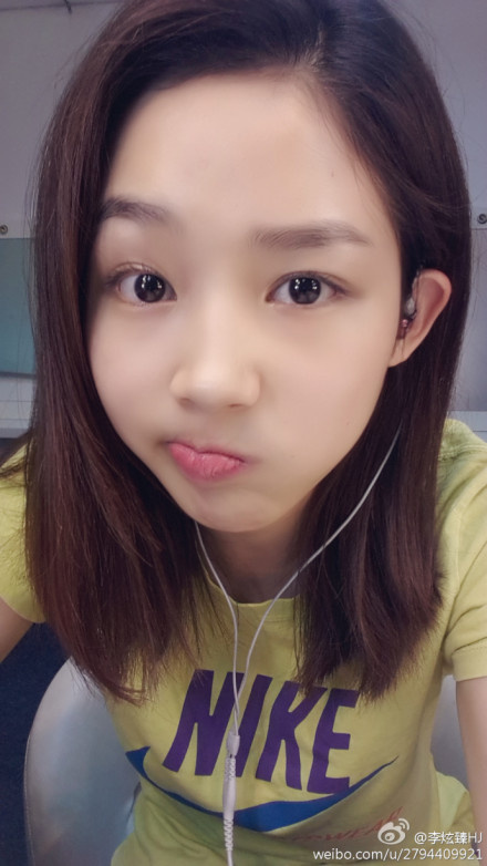 雪糕?；ňW(wǎng)絡(luò)走紅 盤點意外走紅的高校美女（組圖）