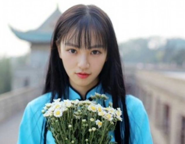 雪糕?；ňW(wǎng)絡(luò)走紅 盤點意外走紅的高校美女（組圖）