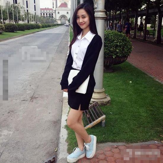 越南大學?；滩杳米呒t 高顏值似Anglebaby