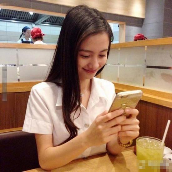 越南大學校花奶茶妹走紅 高顏值似Anglebaby