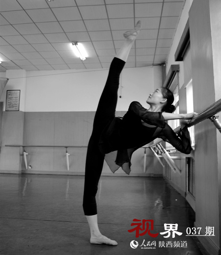 早功開始前，黃嘉慧已然熱身完畢，等待學(xué)弟學(xué)妹的到來。