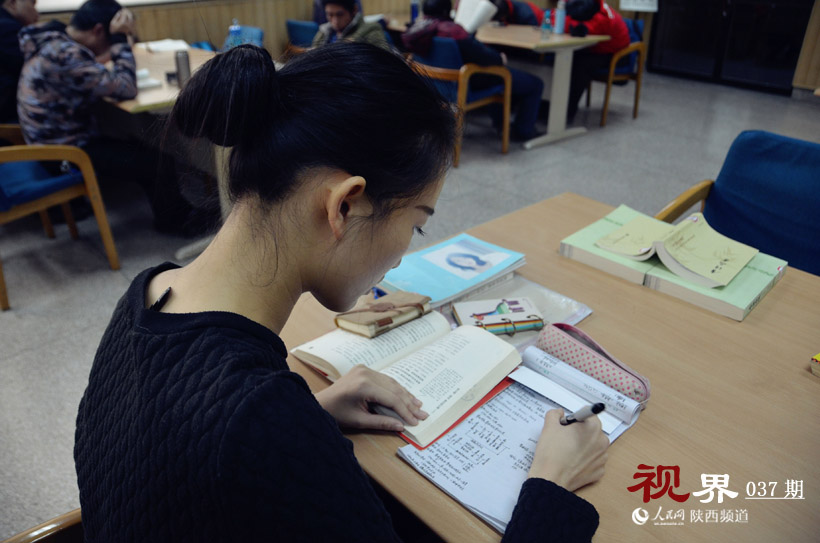 為了創(chuàng)作更優(yōu)秀的作品，她們需要泡圖書館，博聞強(qiáng)識(shí)，觀察生活及影視作品，從中尋求靈感