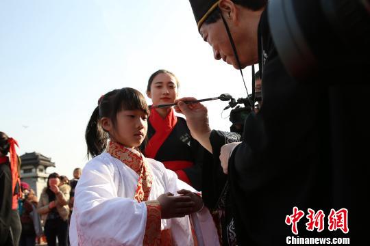 朱砂開智?！堖h(yuǎn)　攝